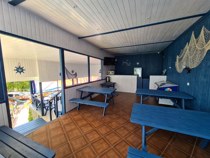 Зона отдыха у бассейна