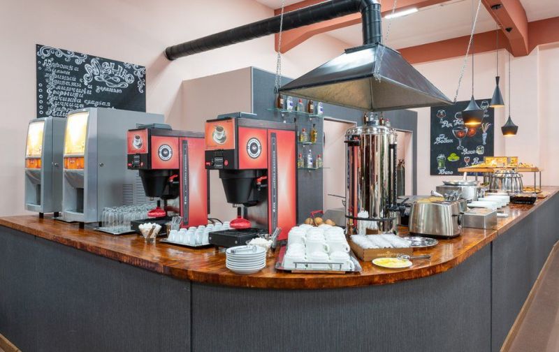 Питание по типу шведский стол