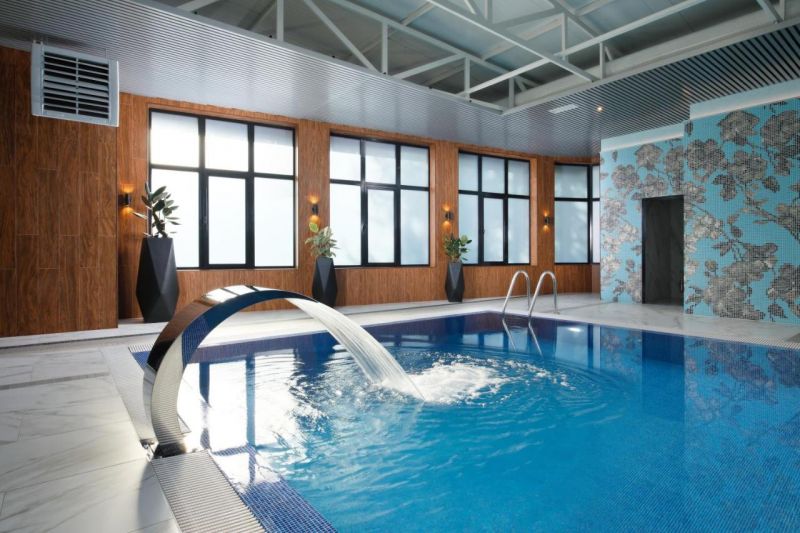 Крытый бассейн