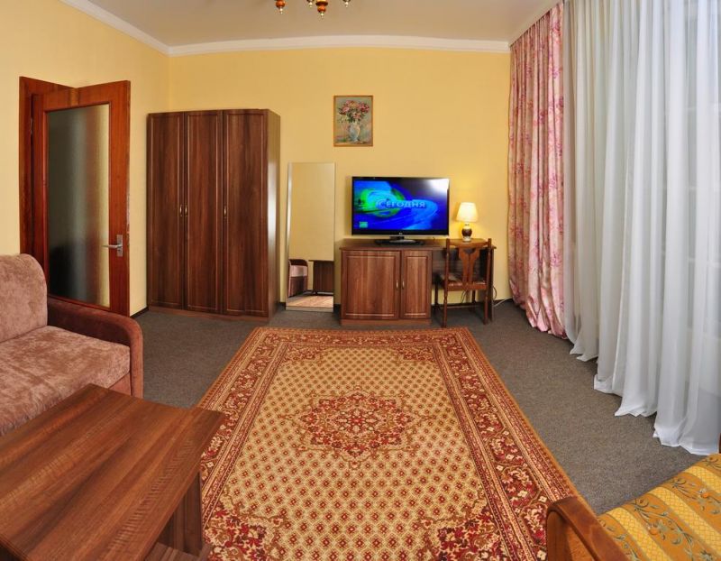 Стандартный 2-местный 2-комнатный (с балконом)