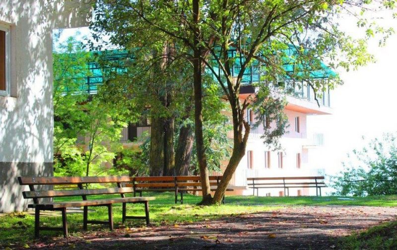 Территория пансионата