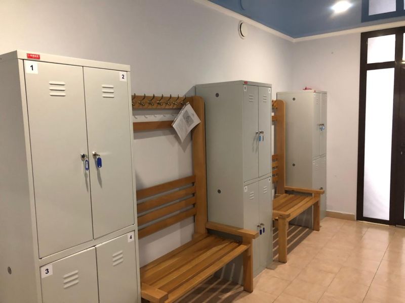 Бассейн раздевалки