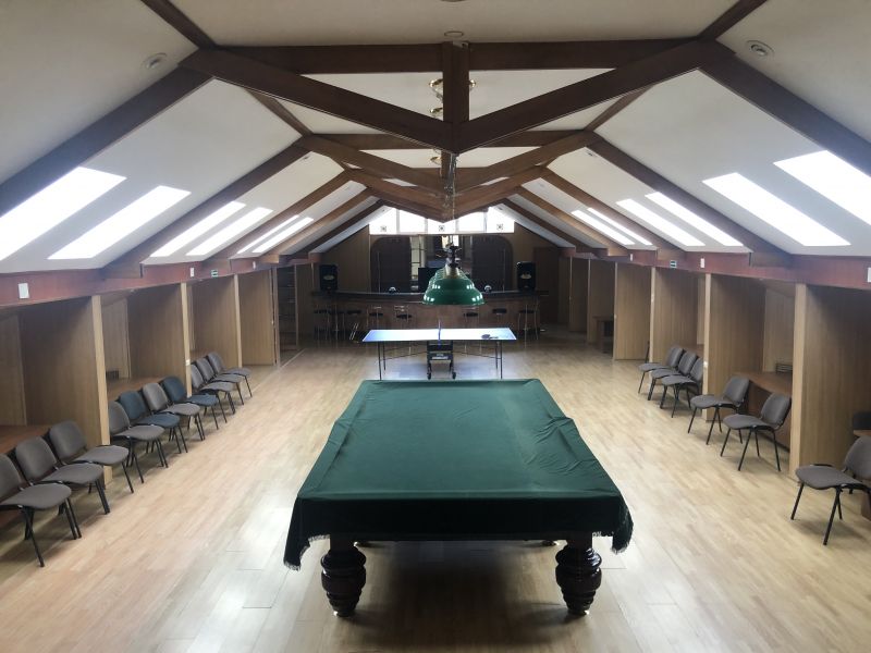 Бильярдный стол