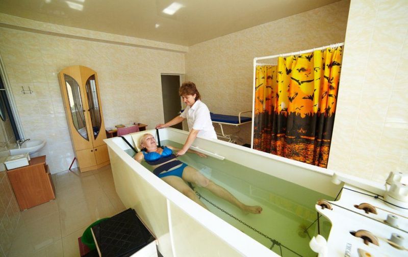 Подводное вытяжение позвоночника