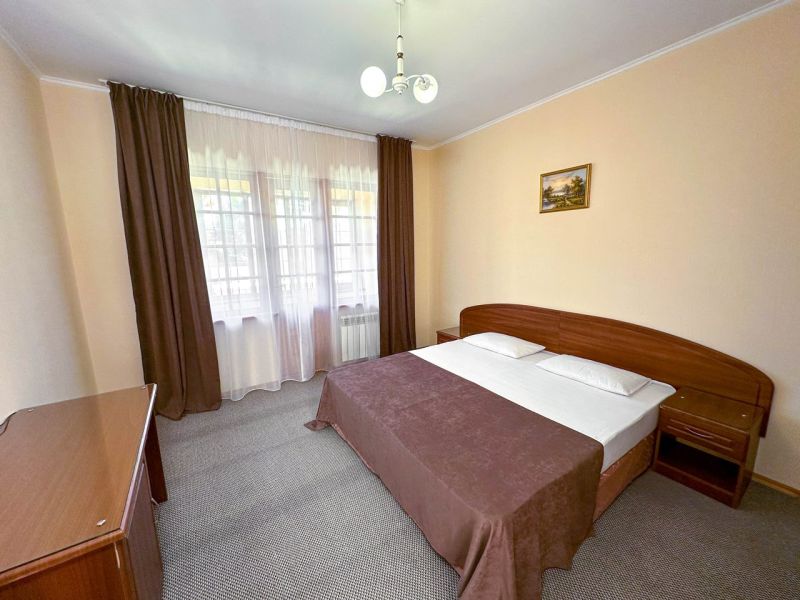 Семейный 4-местный 2-комнатный (с балконом)