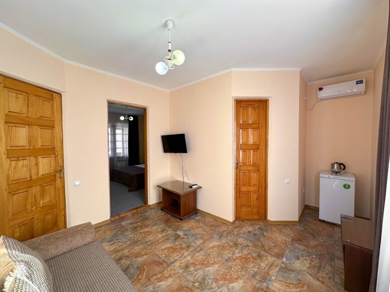 Семейный 4-местный 2-комнатный (с балконом)