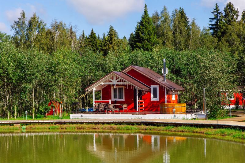 Дом 5-местный 2-комнатный у озера с купелью