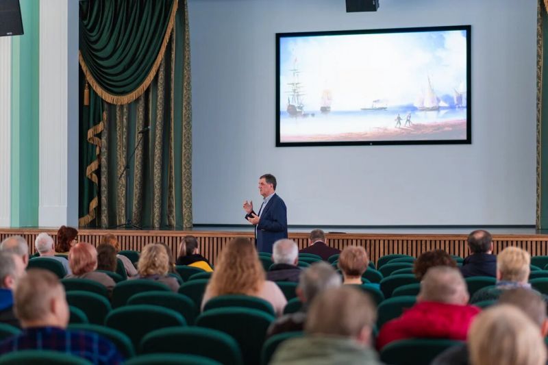 Изумрудный