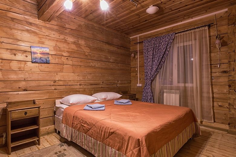 Коттедж 4-местный 4-комнатный 2-этажный (110 кв.м)