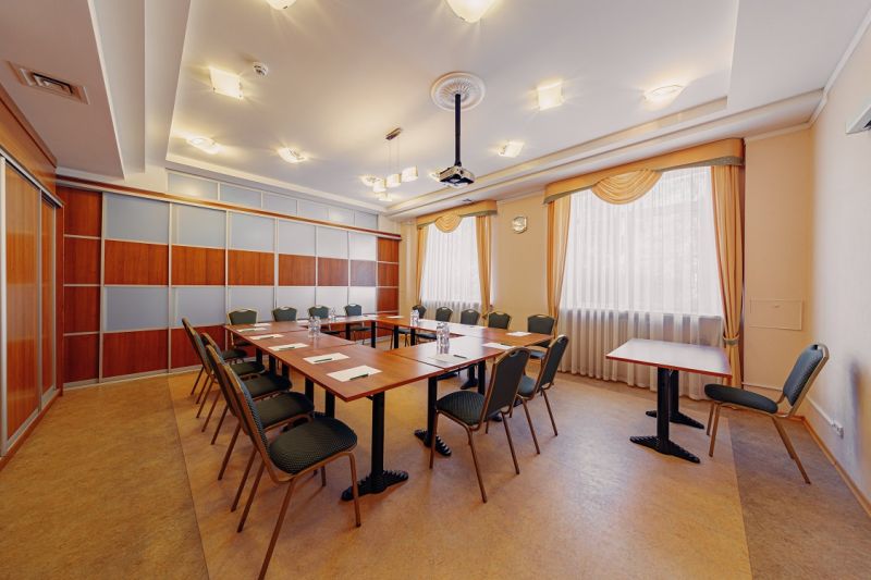Малый конференц-зал