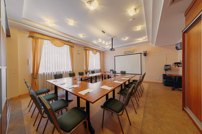 Малый конференц-зал
