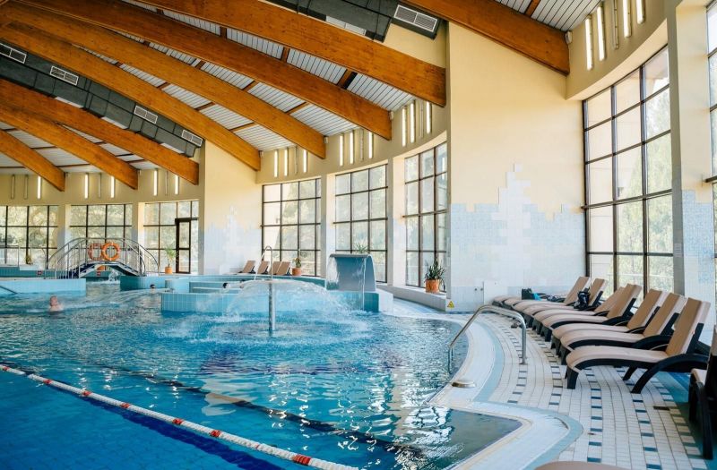 Крытый бассейн