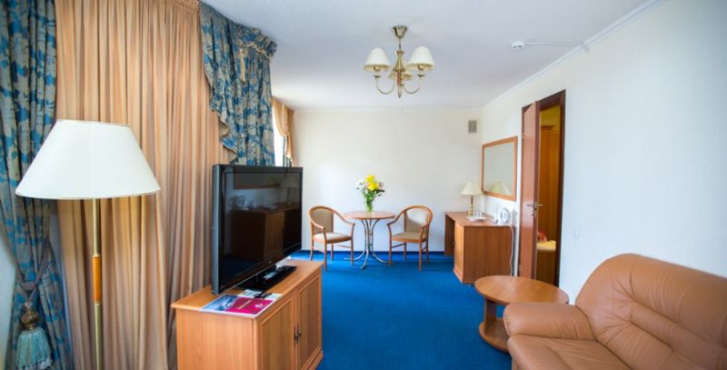 Представительский Люкс 4-местный 2-комнатный