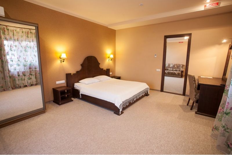 Люкс комфорт 2-местный 2-комнатный корпус 1