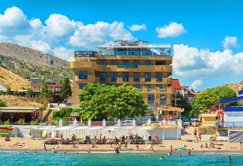 фасад и пляж