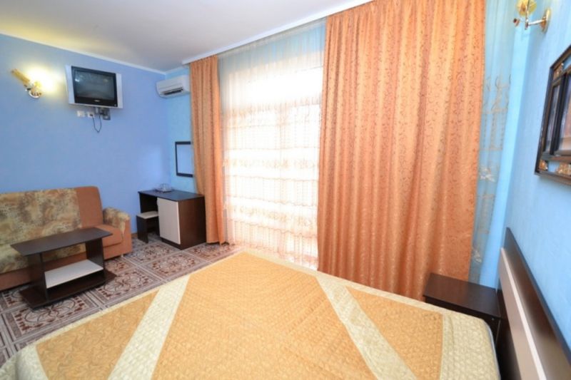 Стандартный 4-местный (с балконом)