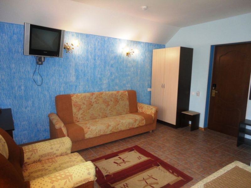 Стандартный 4-местный (цокольный этаж)