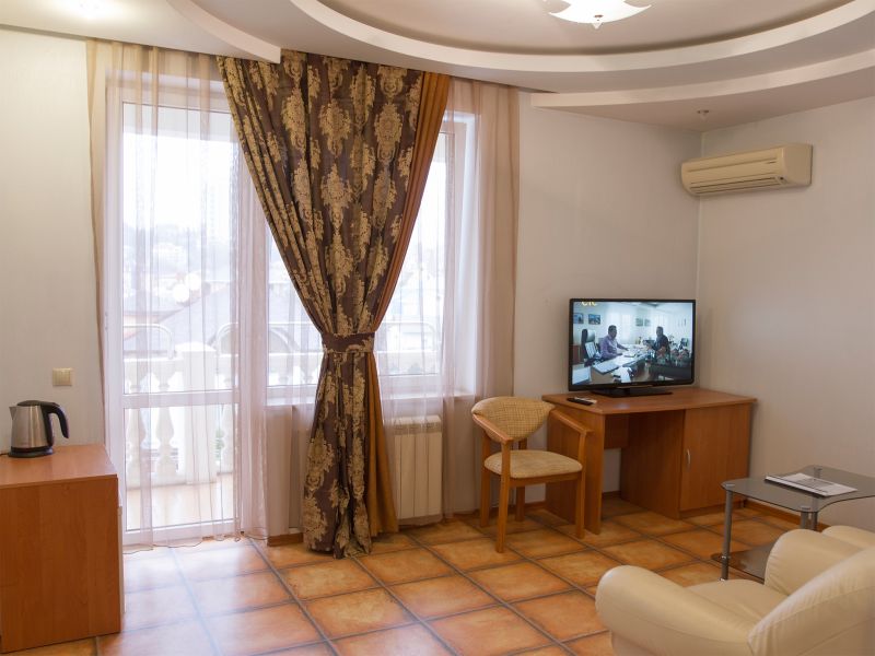 Люкс с 2 бал. (гостинная)