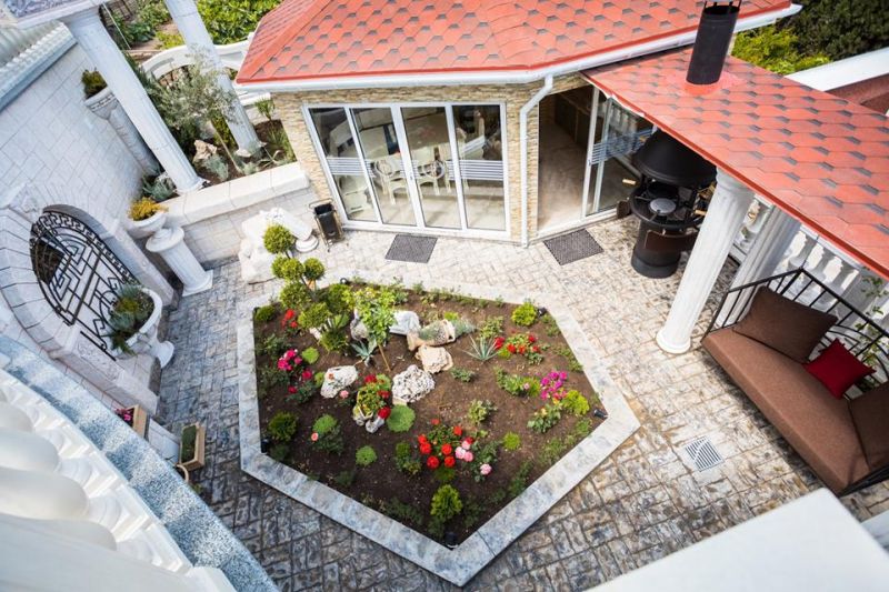 Территория отеля