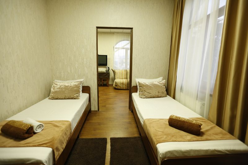 Семейный полулюкс 6-местный 2-комнатный