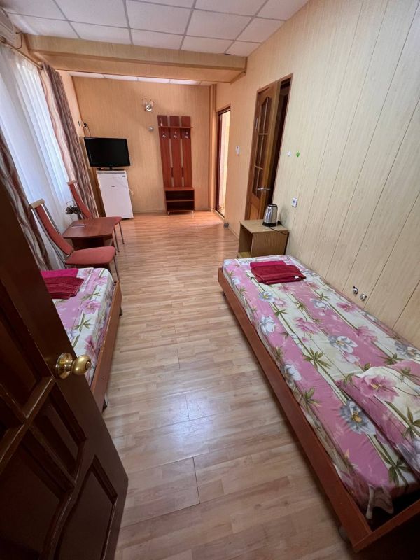 Полулюкс 4-местный 2-комнатный (1.2)