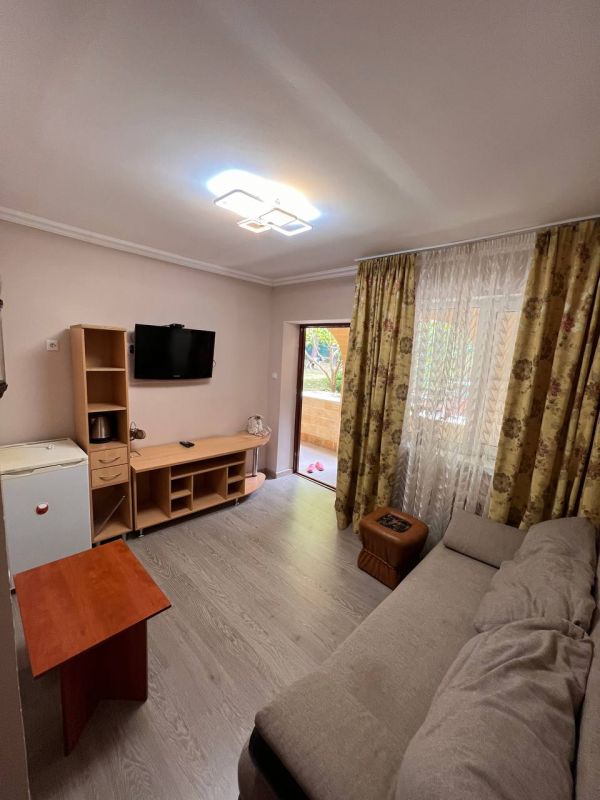 Полулюкс 4-местный 2-комнатный (1.1)