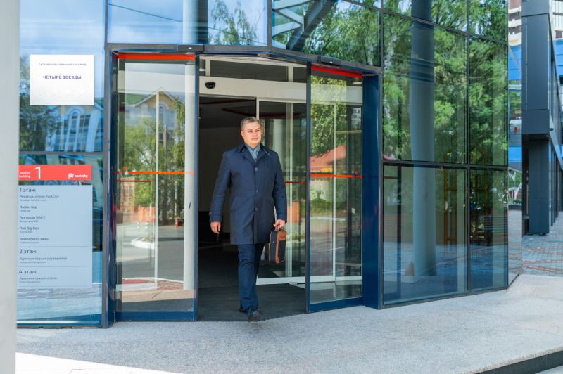 Центральный вход в отель