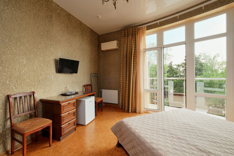 Люкс Улучшенный 3-местный 2-комнатный (с балконом)