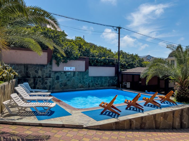 Территория, бассейн