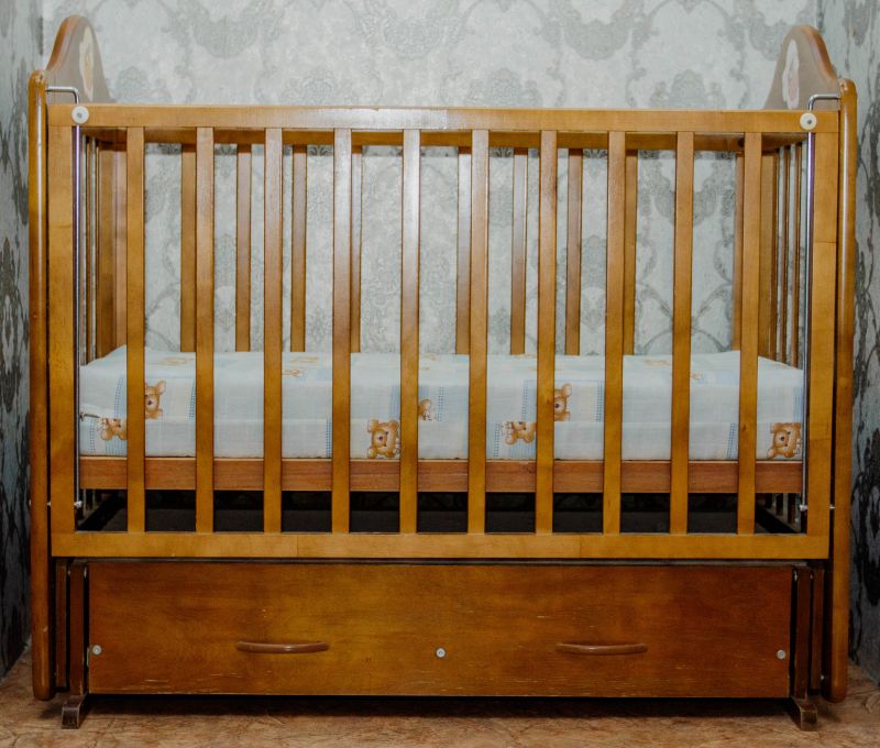 Детская кроватка по запросу при наличии