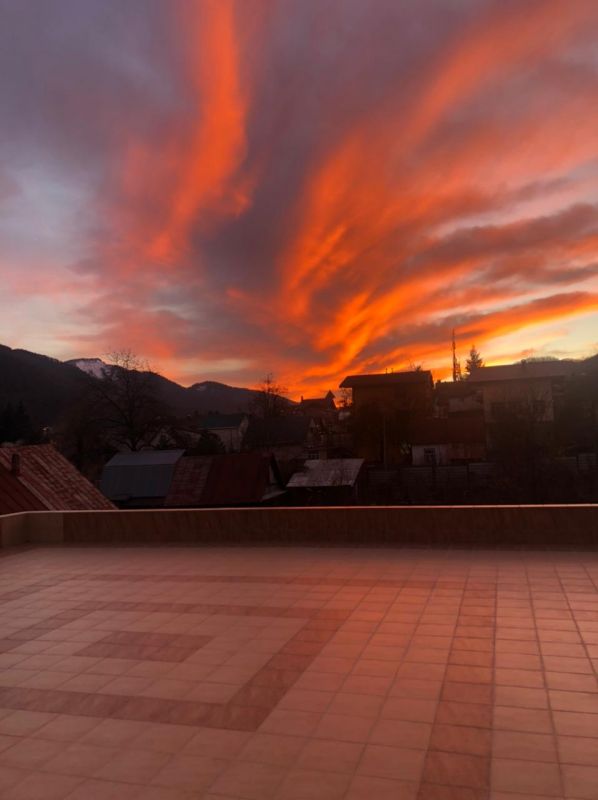 Закат на площадке на крыше