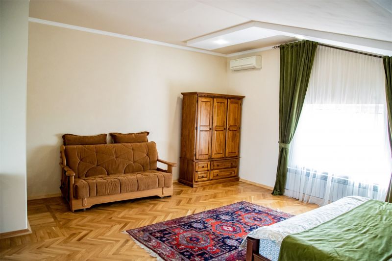 Стандартный 4-местный 2-этажный Коттедж