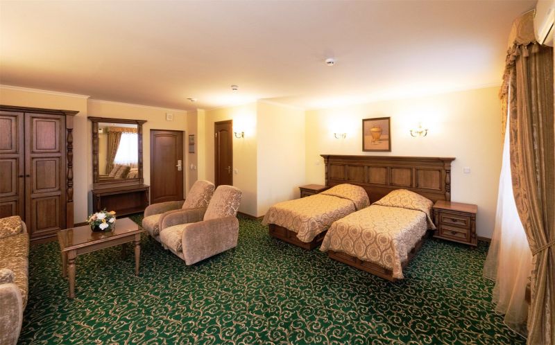 Джуниор сюит 2-местный (Бизнес с диваном)