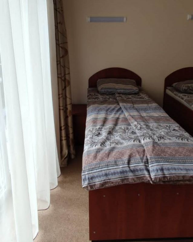 Полулюкс 2-местный 1-комнатный (с общей кухней на 2 номера)