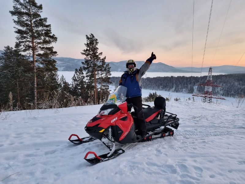 Катание на снегоходах