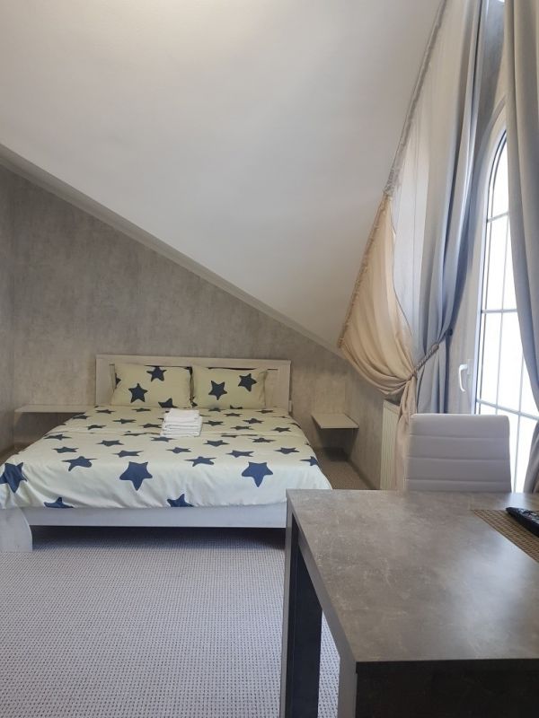 Стандартный 3-местный (с балконом)