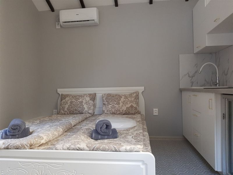 Домик 2-местный (отдельно стоящий из сруба)