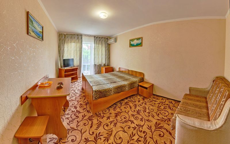 Эконом 3-местный 1-комнатный (без удобств, с балконом)