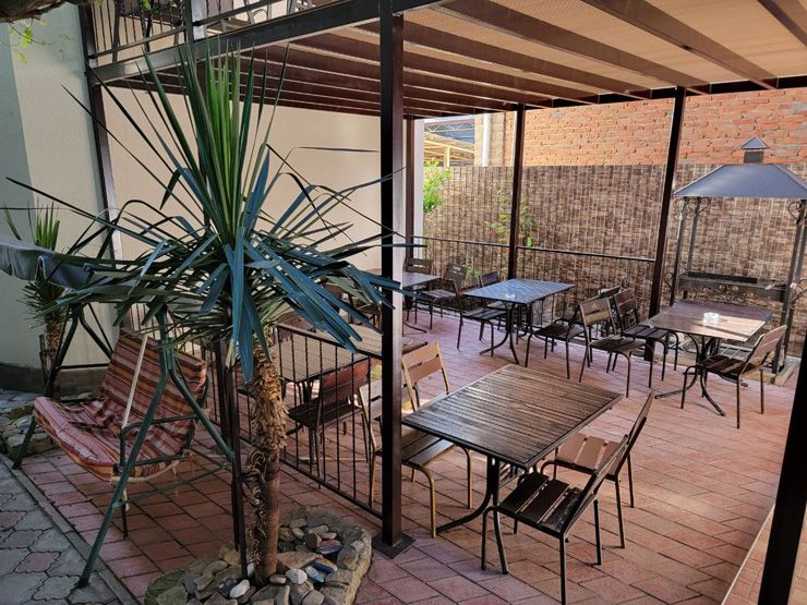 Мангальная зона и зона для приёма пищи