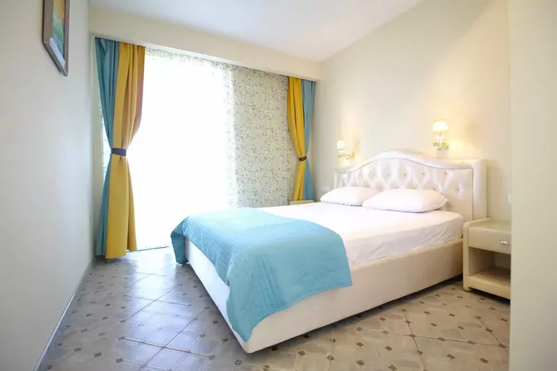 Люкс Лофт 6-местный 3-комнатный (с террасой и видом на море, 0675)