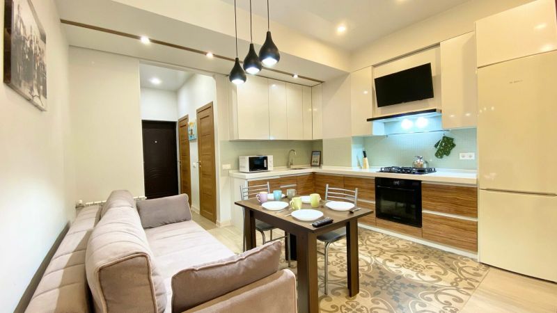 Апартаменты Евро 6-местный 3-комнатный (с балконом,0669)