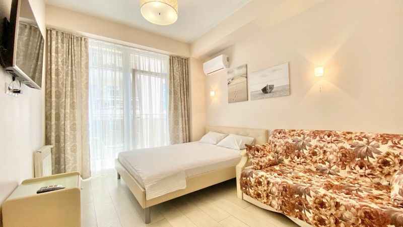 Апартаменты Евро 6-местный 3-комнатный (с балконом,0669)