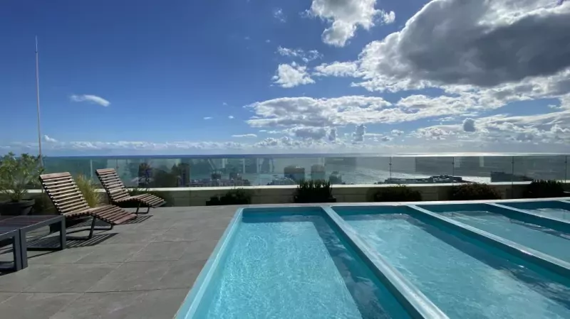 Бассейн на крыше