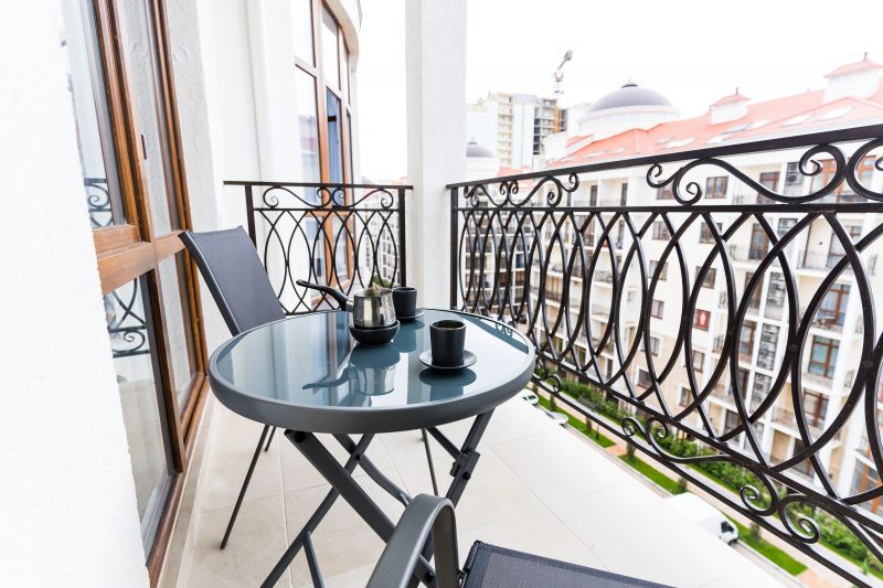 Апартаменты 4-местный (с видом на море, Мира 44, 77)