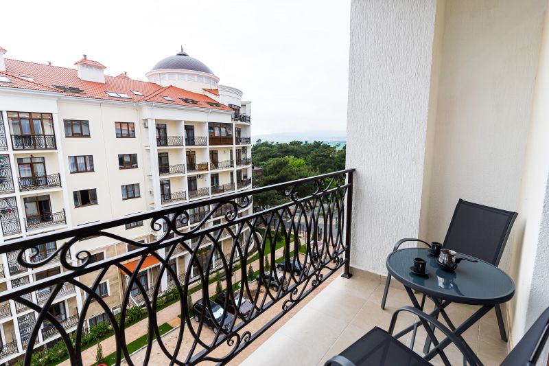 Апартаменты 4-местный (с видом на море, Мира 44, 77)