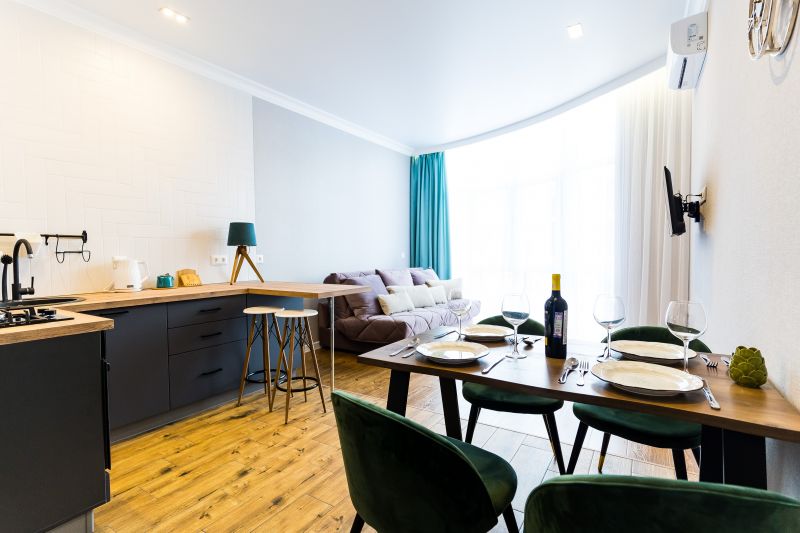 Апартаменты 4-местный (с видом на море, Мира 44, 77)