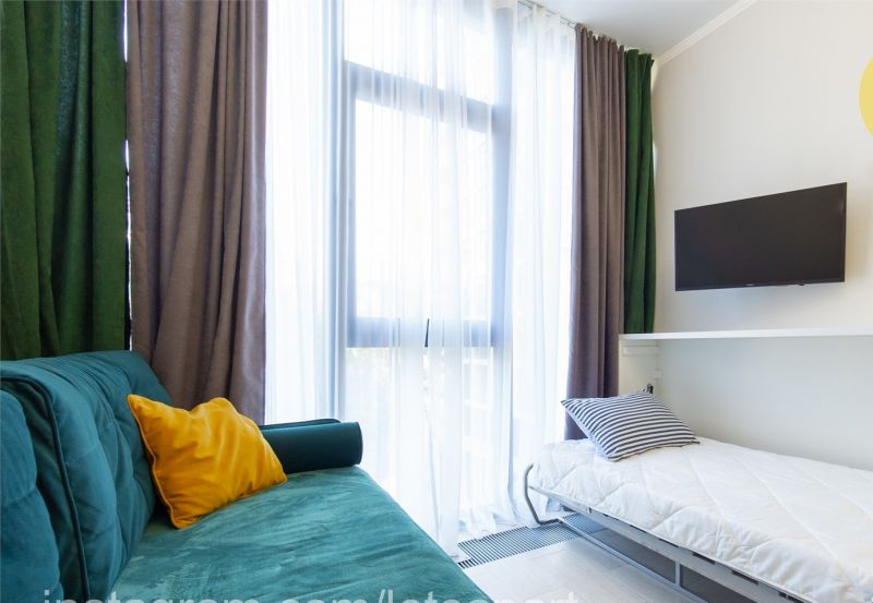 Студио 3-местный 285