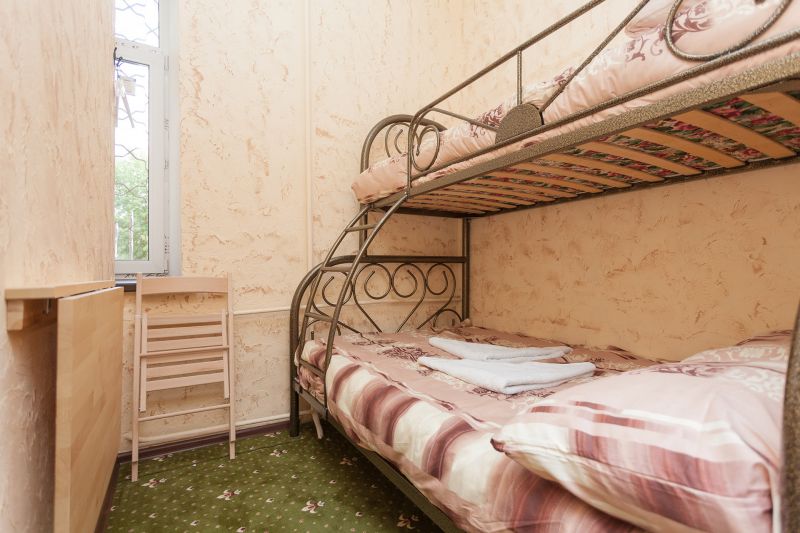 Бюджетный 3-местный (без окна)