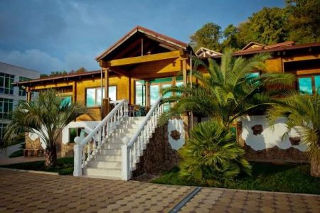 Вилла у бассейна