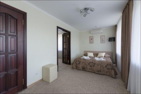 Двухкомнатный двухместный Люкс (корпус Лесной)